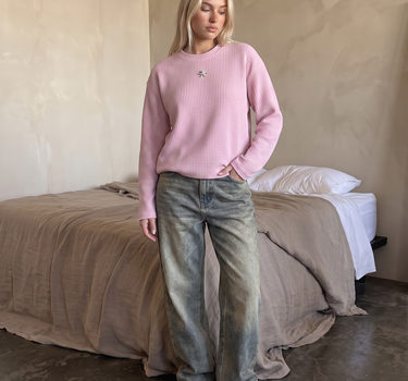 BLANKED KNIT ROSE