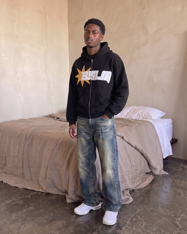 PATCHED ZIP-UP CHARCOAL – on model